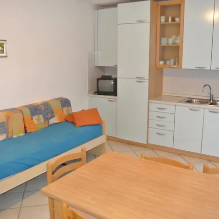 Cozy Flat With Terrace 200m From The